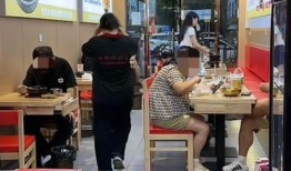 周厨餐厅爆料新闻视频大全,新闻视频大全揭秘幕后故事